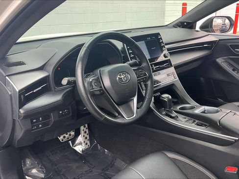 Used 2022 Toyota Avalon XSE image 18