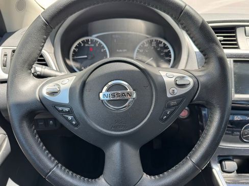 Used 2019 Nissan Sentra SR FWD image 18