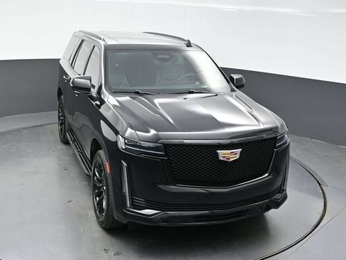 Certified 2022 Cadillac Escalade Sport w/ Touring Package AWD/4WD image 33
