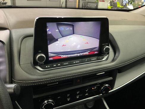 Used 2023 Nissan Rogue S image 19