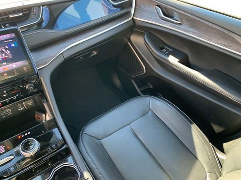 Used 2022 Jeep Grand Cherokee Limited 4xe image 24