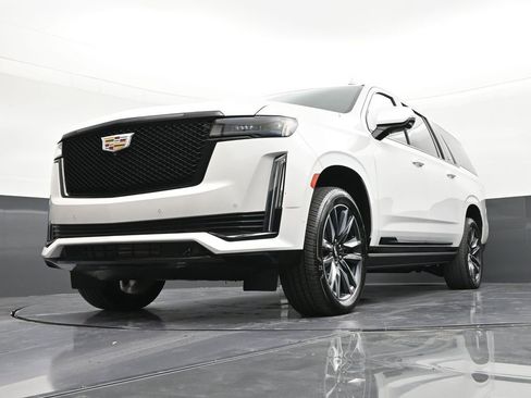 Certified 2024 Cadillac Escalade ESV Sport Platinum w/ Heavy-Duty Trailer Package AWD/4WD image 20