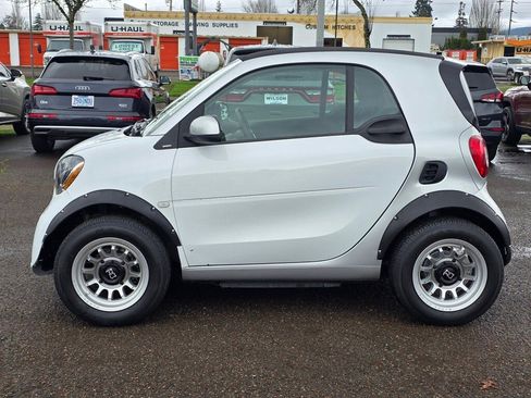 Used 2018 smart fortwo electric drive image 9