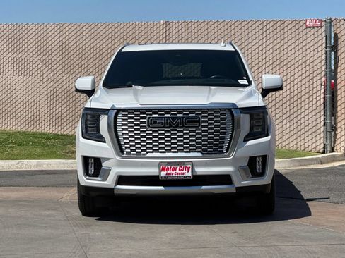 Certified 2023 GMC Yukon XL Denali w/ Advanced Technology Package AWD/4WD image 9