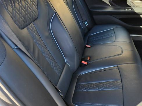 Used 2022 BMW 750i xDrive w/ M Sport Package image 36