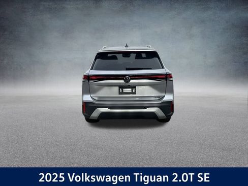 New 2025 Volkswagen Tiguan SE image 4