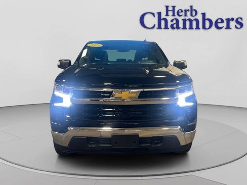 Used 2023 Chevrolet Silverado 1500 LT AWD/4WD image 2