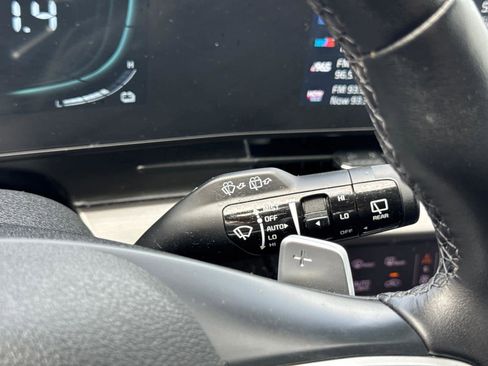 Used 2023 Kia Sportage EX image 19