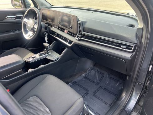 Used 2025 Kia Sportage LX image 25
