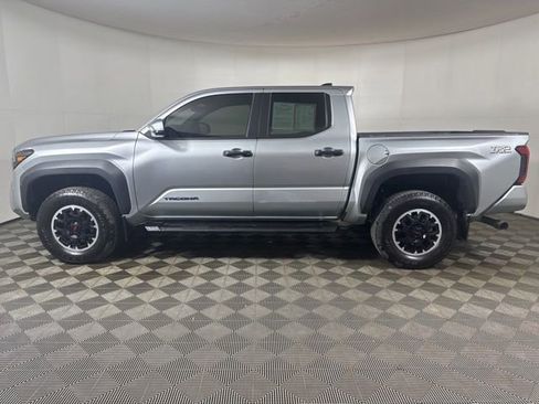 Used 2024 Toyota Tacoma TRD Off-Road w/ TRD Off Road Upgrade Package image 7