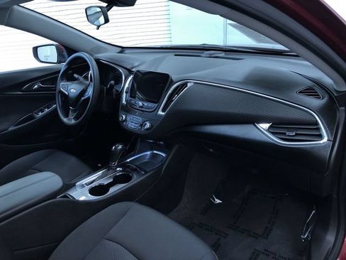 Used 2019 Chevrolet Malibu LT FWD image 24