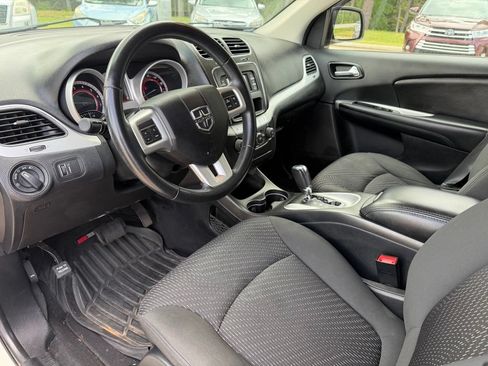 Used 2018 Dodge Journey SE w/ Popular Equipment Group FWD image 9