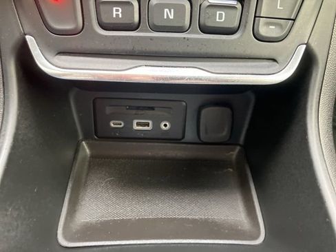 Used 2021 GMC Terrain SLT w/ Elevation Edition image 24