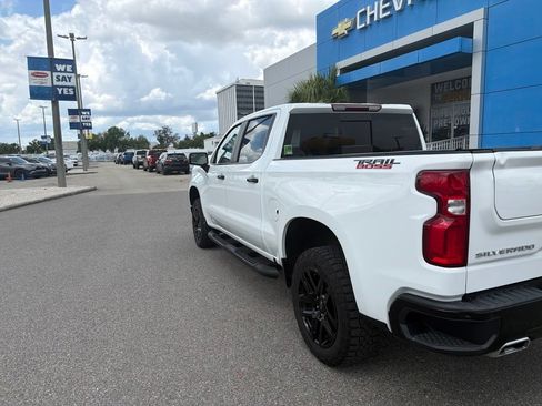 Used 2024 Chevrolet Silverado 1500 LT Trail Boss w/ Convenience Package II AWD/4WD image 9