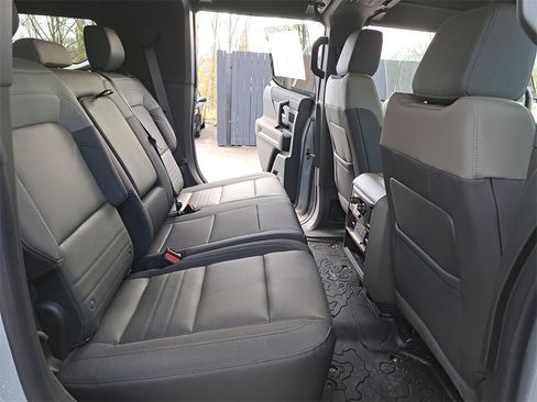 New 2025 GMC Hummer EV 2X w/ Extreme Off-Road Package image 11