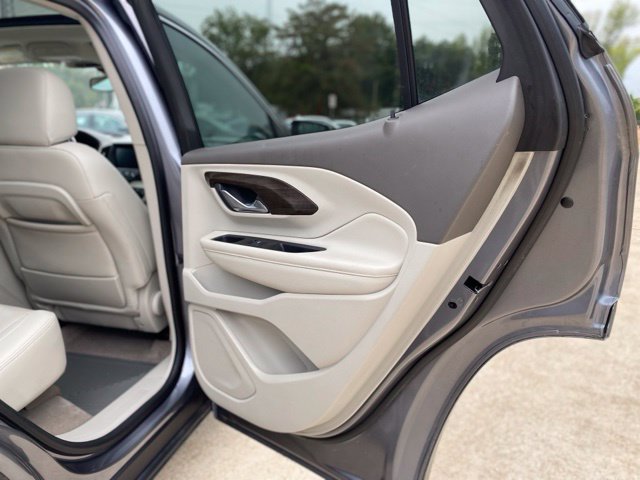 Used 2018 GMC Terrain Denali w/ Advanced Safety Package FWD image 15