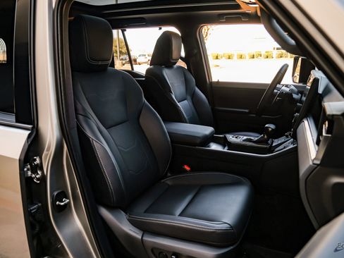 Used 2025 Lexus GX 550 w/ Accessory Package (2T) image 43