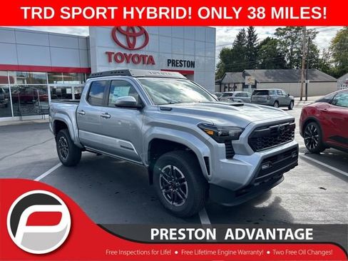 Used 2024 Toyota Tacoma TRD Sport image 1