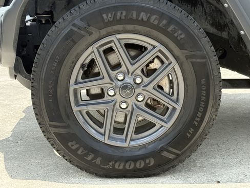 Used 2024 Jeep Wrangler Unlimited Sport AWD/4WD image 13