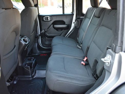 Used 2018 Jeep Wrangler Unlimited Sport AWD/4WD image 9
