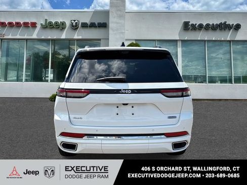 Used 2023 Jeep Grand Cherokee Overland w/ Luxury Tech Group IV AWD/4WD image 3
