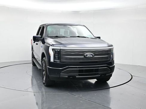 Used 2024 Ford F150 Lightning Lariat image 4