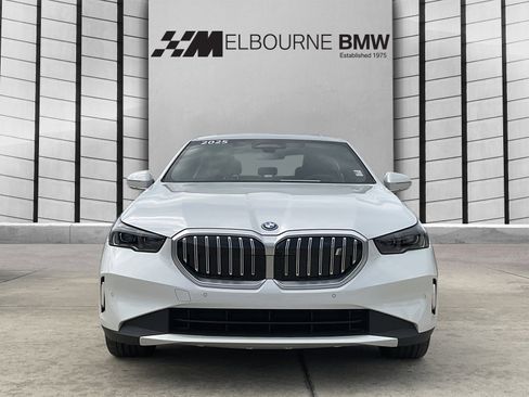 Certified 2025 BMW i5 eDrive40i w/ Premium Package RWD image 2