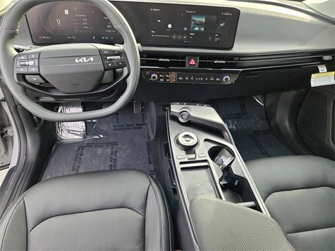 New 2025 Kia EV6 Wind image 23