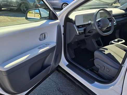 Used 2024 Hyundai Ioniq 5 SEL image 17