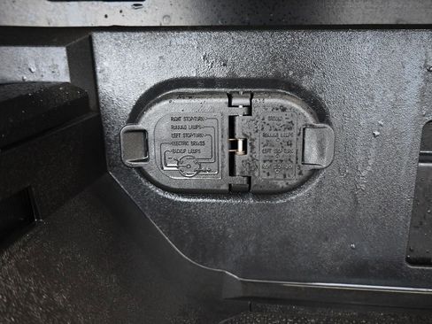 Used 2022 Toyota Tundra SR5 w/ SR5 Convenience Package image 55