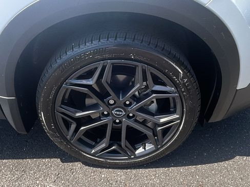 Certified 2025 Nissan Kicks SR AWD/4WD image 12