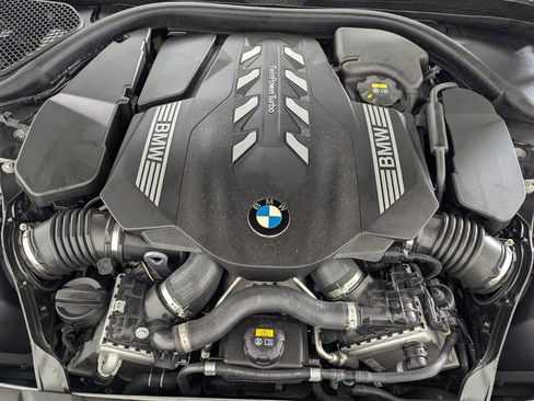 Used 2022 BMW 750i xDrive w/ Executive Package AWD/4WD image 12