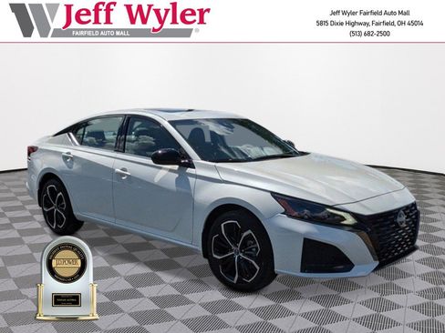 New 2025 Nissan Altima 2.5 SR w/ SR Premium Package image 1