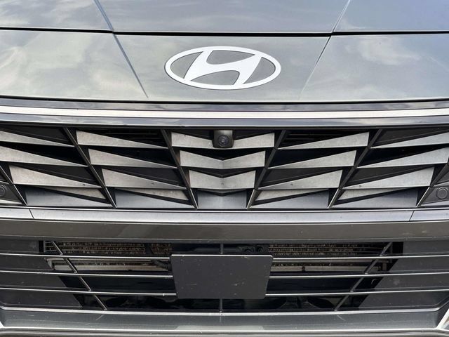 Used 2024 Hyundai Elantra Limited FWD image 11