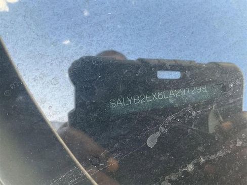 Used 2020 Land Rover Range Rover Velar S image 7