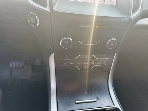 Used 2019 Ford Edge SEL w/ Equipment Group 201A AWD/4WD image 14