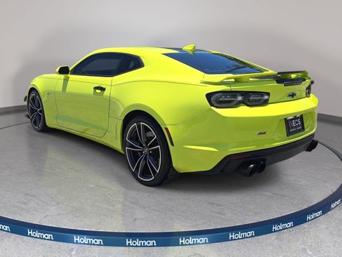 Used 2021 Chevrolet Camaro SS RWD image 8