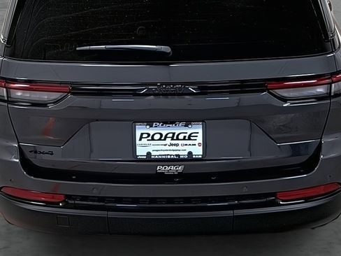 New 2025 Jeep Grand Cherokee 4WD image 11