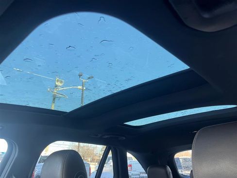 Used 2017 Mercedes-Benz GLC 300 4MATIC image 16