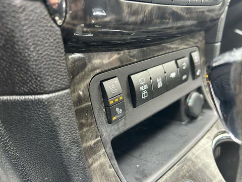 Used 2013 Buick Enclave Premium image 28