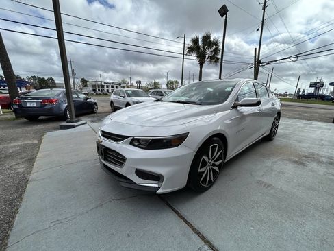 Used 2016 Chevrolet Malibu LT w/ Leather Package image 2