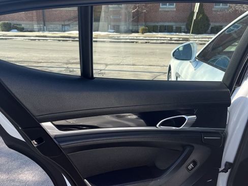Used 2013 Porsche Panamera 4 Platinum Edition image 9