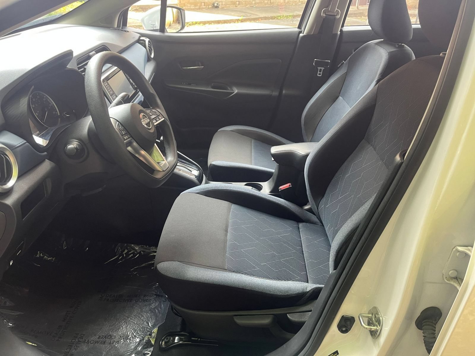 Used 2025 Nissan Versa SV FWD image 28