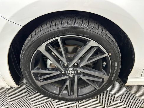 Used 2025 Toyota Camry XSE FWD image 12