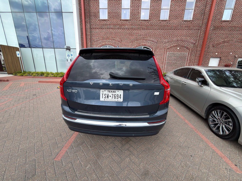 Used 2024 Volvo XC90 T8 Plus w/ Protection Package Premier AWD/4WD image 10