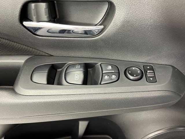 Used 2023 Nissan Kicks SV FWD image 27
