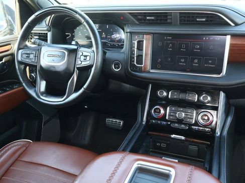 Used 2024 GMC Yukon XL Denali Ultimate AWD/4WD image 11
