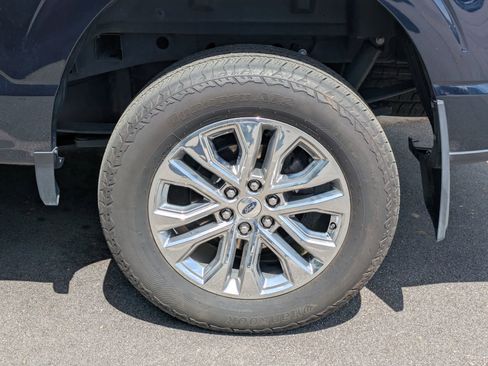 Used 2024 Ford F150 Lariat w/ FX4 Off-Road Package image 8