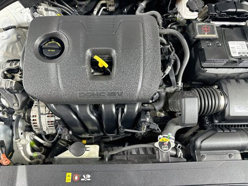 Used 2019 Hyundai Elantra SE w/ Cargo Package FWD image 30