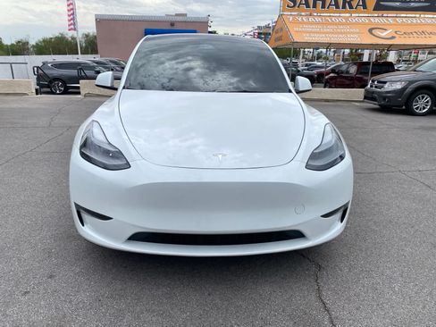 Used 2023 Tesla Model Y Long Range AWD/4WD image 2